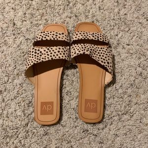 NWOT DV by Dolce Vita Sandals